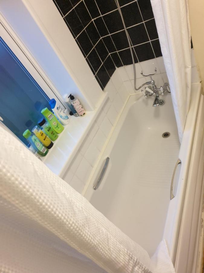 Splendid 4Bedrooms Shared Home Manchester Ngoại thất bức ảnh
